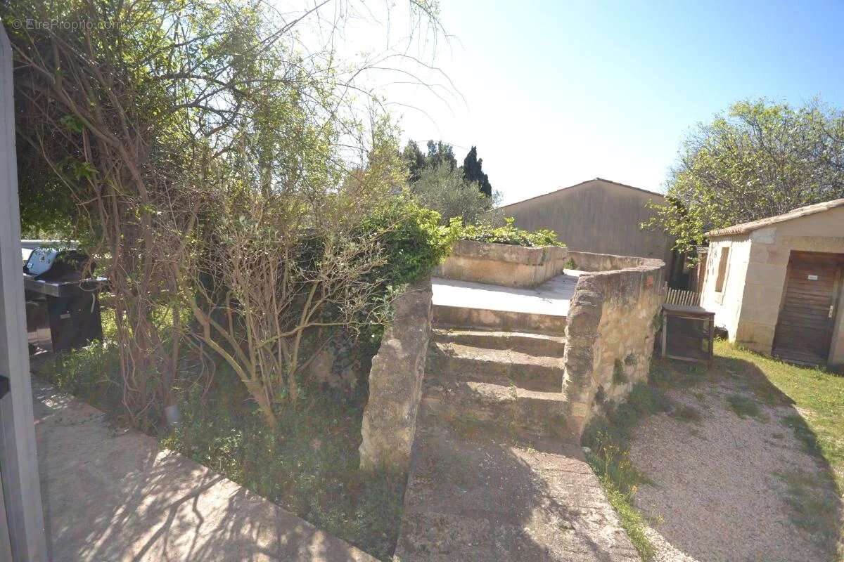 Maison à SAINT-HILAIRE-D'OZILHAN