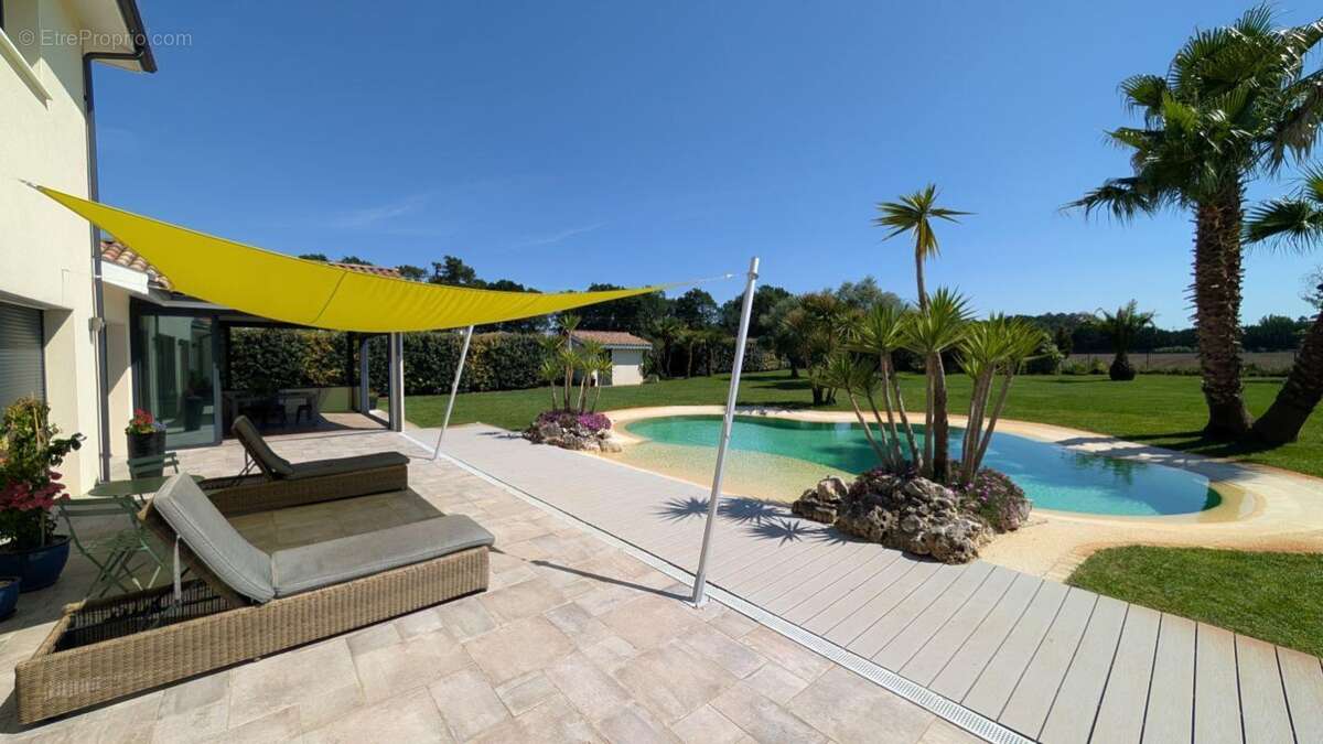 Maison 225 m² à Saint-Geours-De-Maremne  - photo 2
