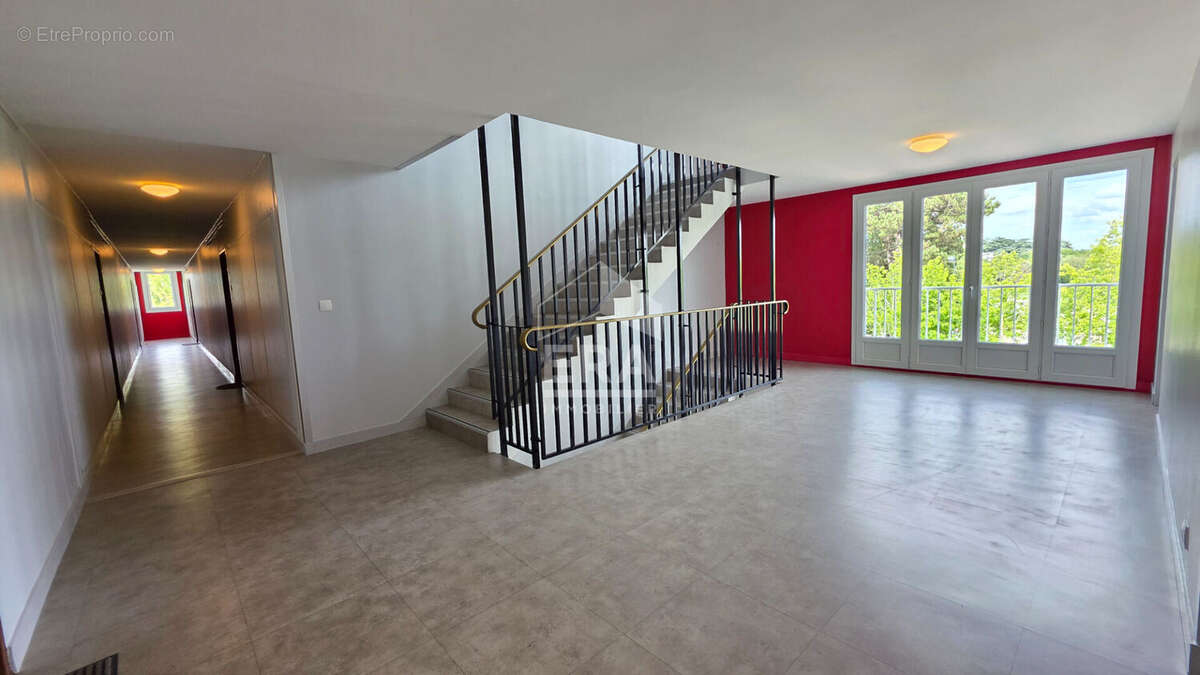 Appartement à SAINT-CYR-SUR-LOIRE
