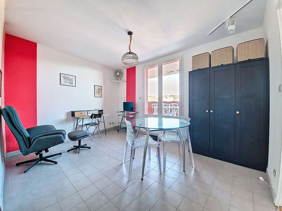 Appartement à VALLAURIS