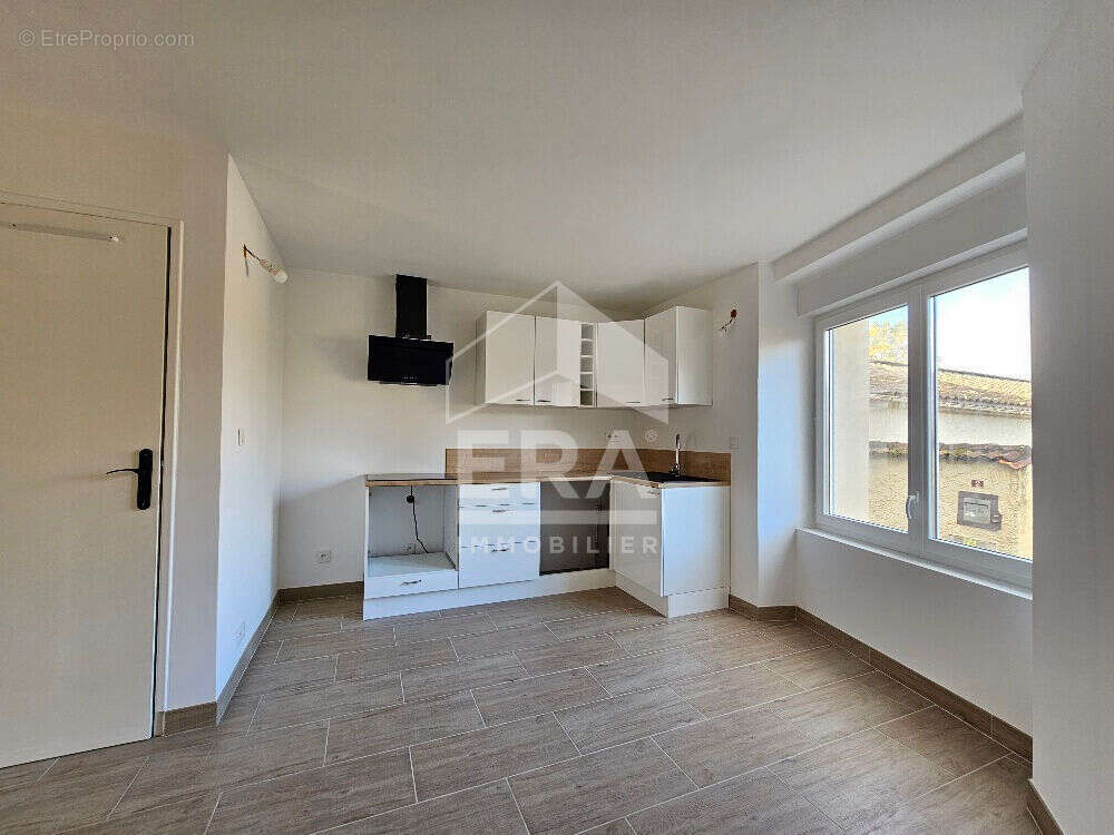 Maison à ROULLET-SAINT-ESTEPHE