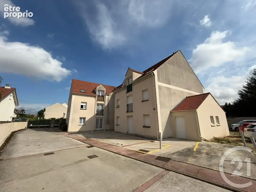 Appartement à LONGPERRIER