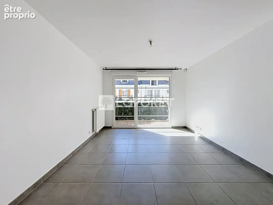 Villiers-sur-Marne - Appartement 3 pièces de 62 m² avec balcon et parking, à 1 minute de la gare - photo 3