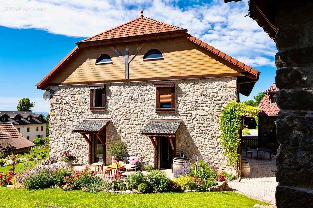 Dpt haute savoie (74), à vendre thollon-les-memises maison-gîte coeur de station - photo 4
