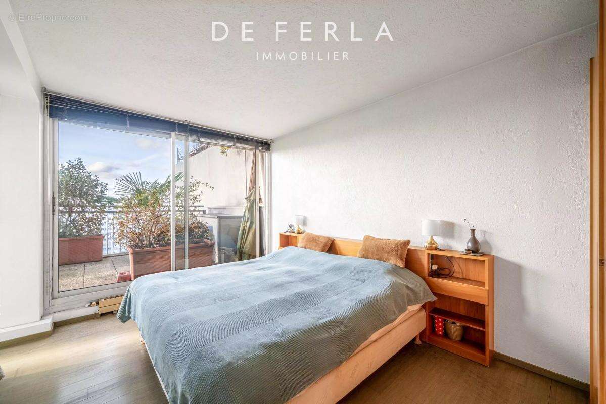 Appartement à PARIS-14E