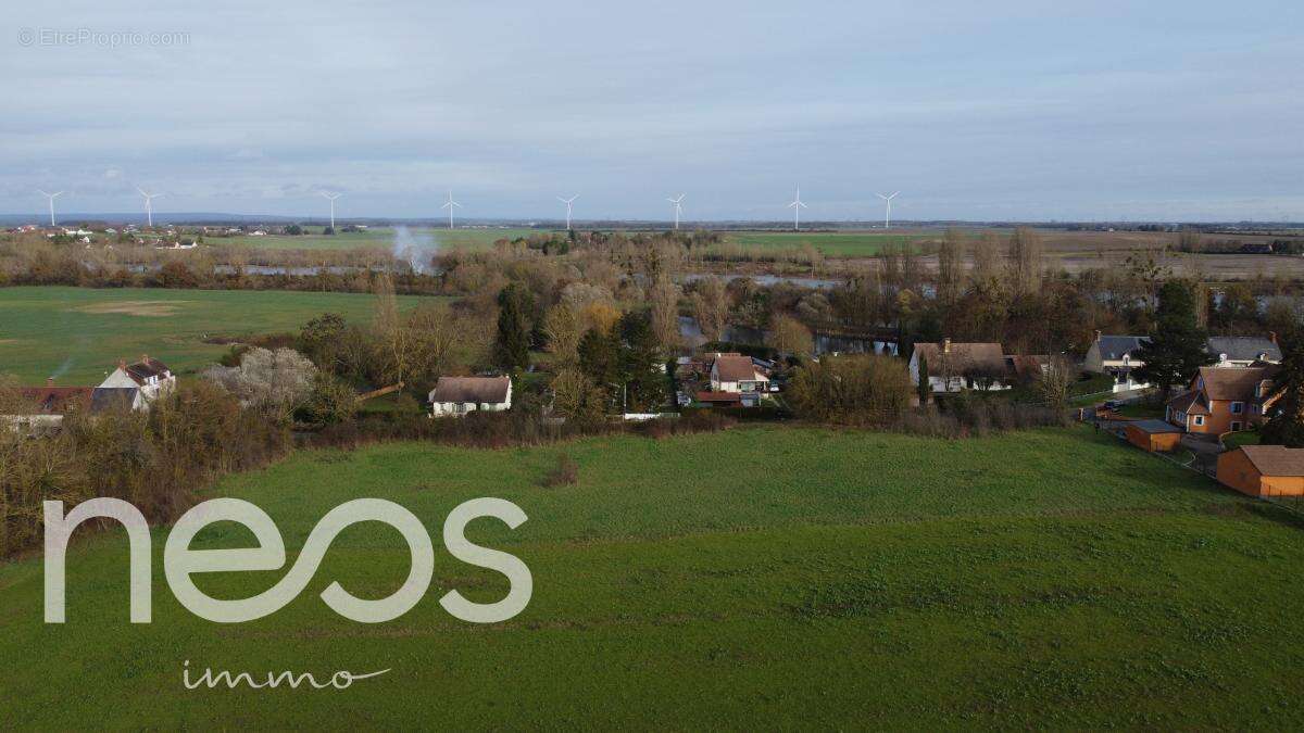 Terrain à SAINTE-THORETTE