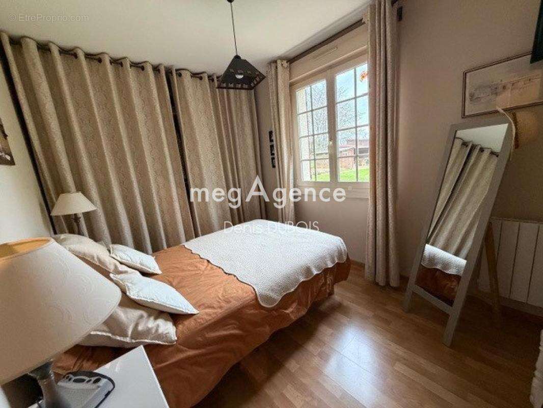 Maison à CONDE-SUR-SARTHE