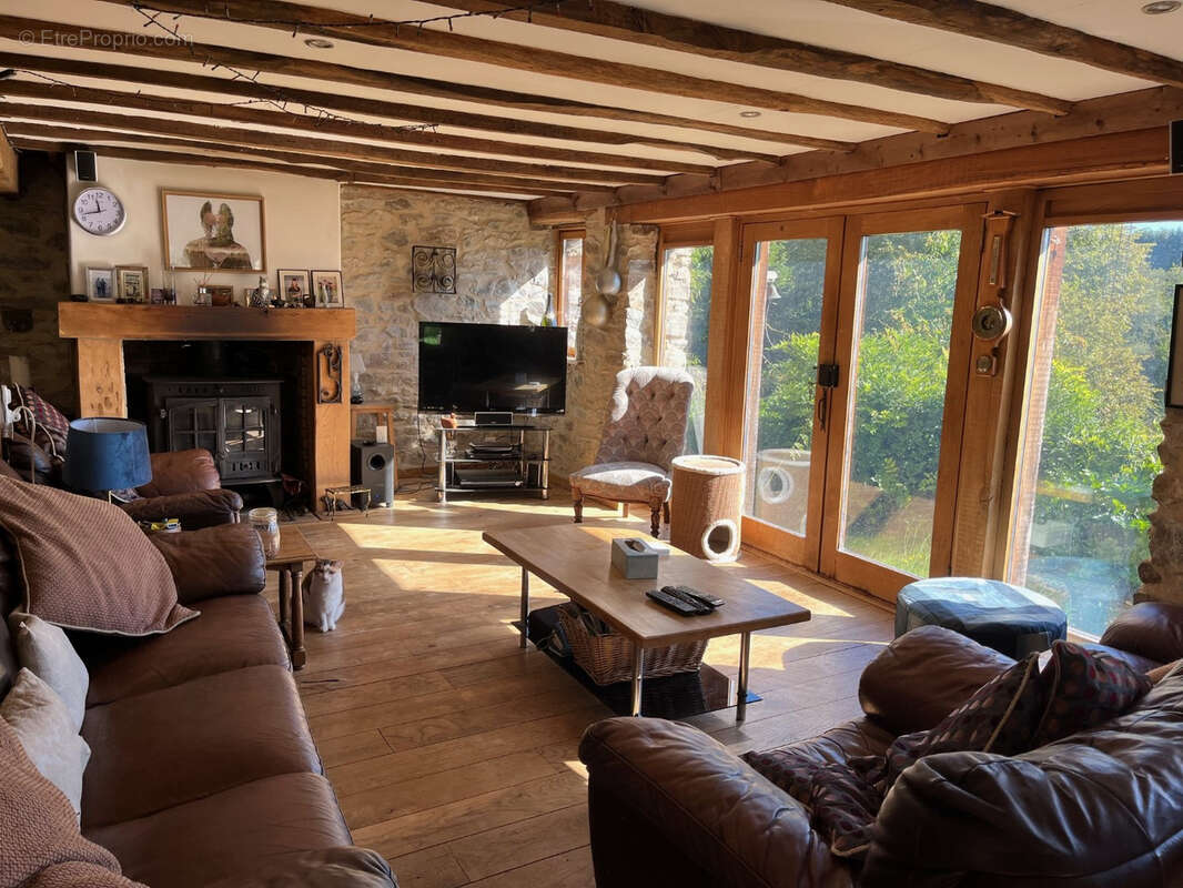 Maison à COUSSAC-BONNEVAL