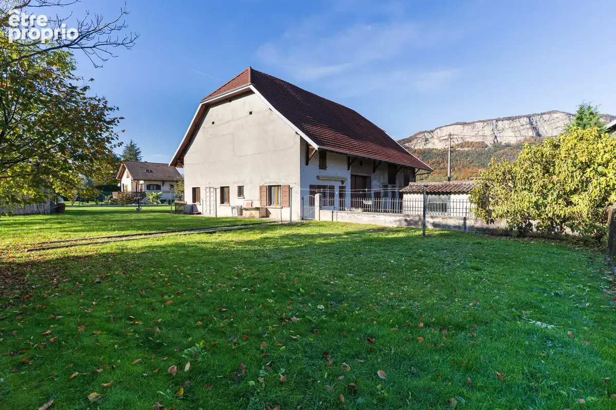 Authentique corps de ferme et ses dépendances - photo 4