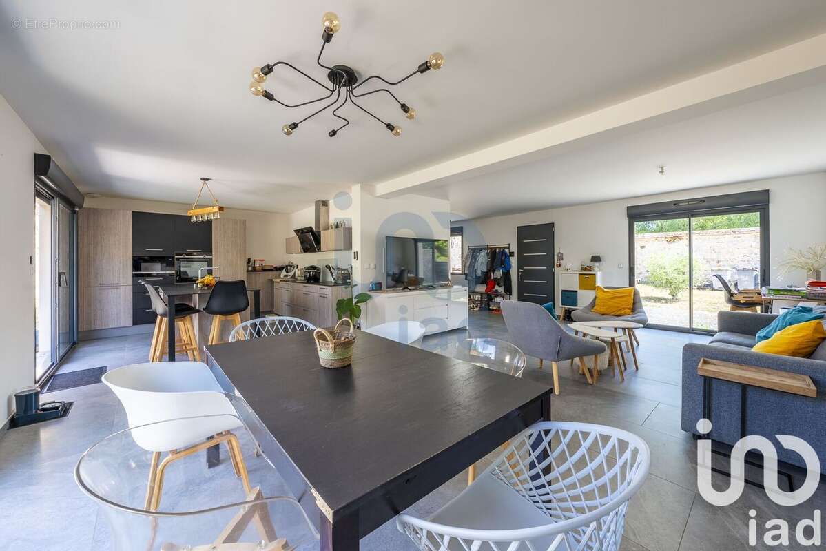 Photo 2 - Maison à FLEURY-EN-BIERE