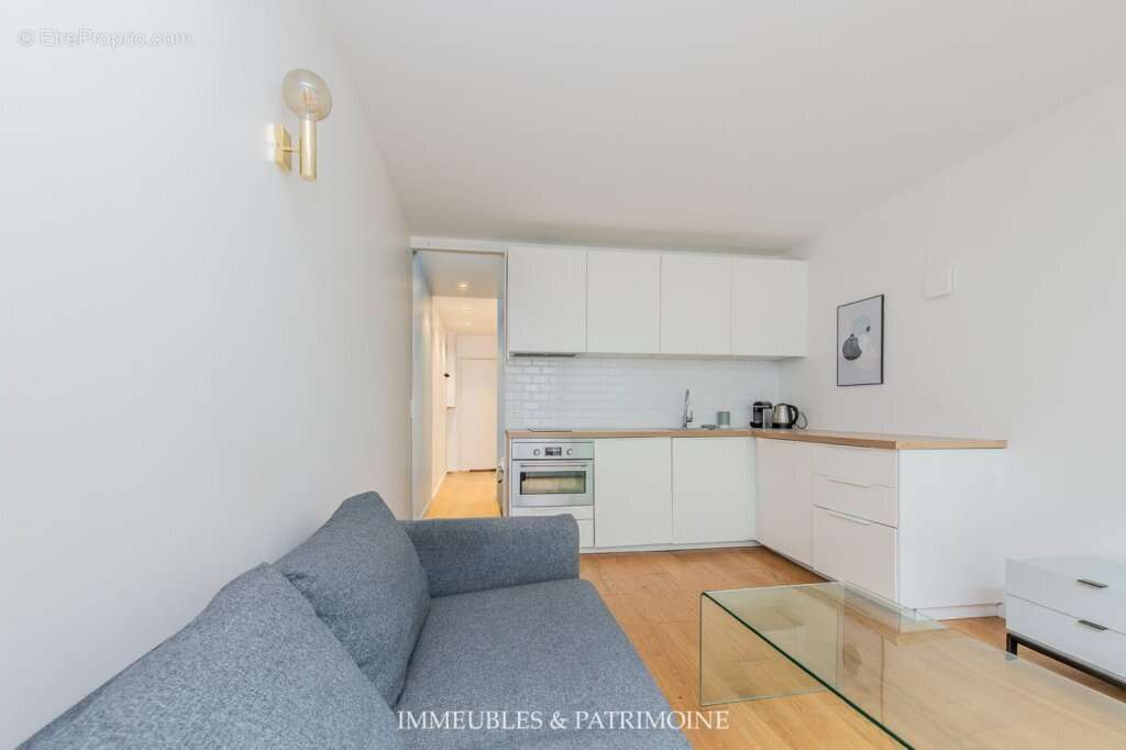 Appartement à PARIS-17E