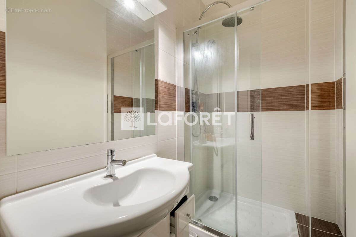 Appartement à PARIS-14E