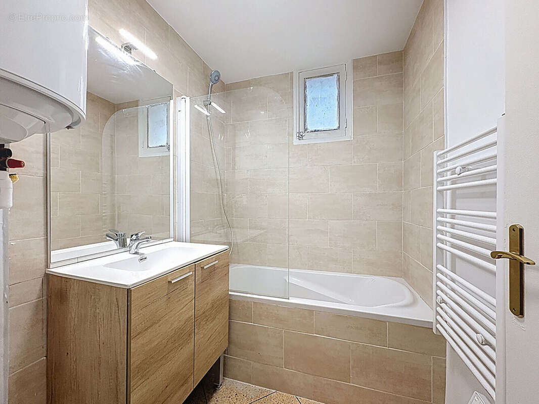 Appartement à MARSEILLE-9E