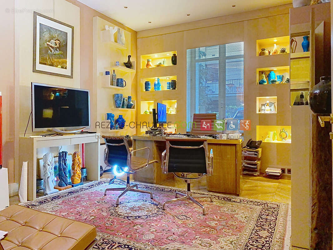 Commerce à PARIS-16E