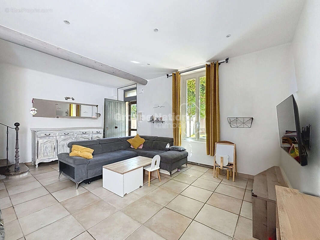 Maison à L&#039;ISLE-SUR-LA-SORGUE