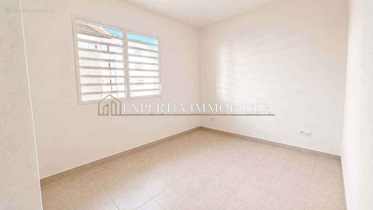 Cayenne : grand appartement avec terrasse à acheter - photo 4