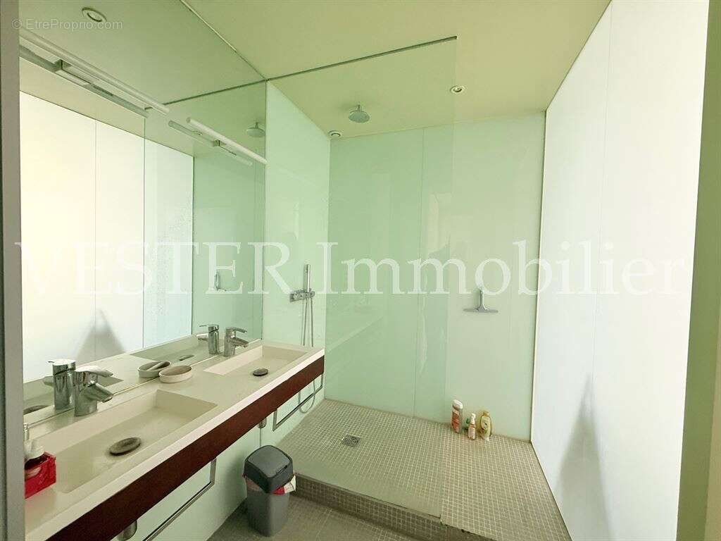 Appartement à PARIS-10E