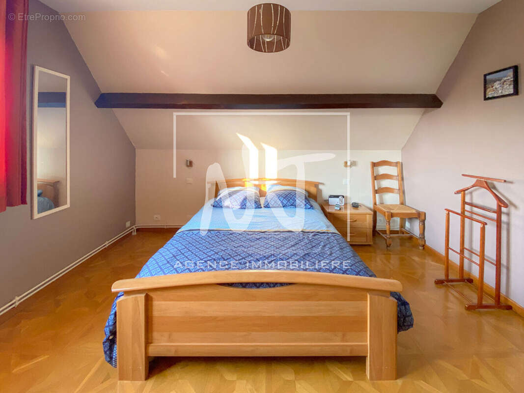 Maison à SAINT-BARTHELEMY-D'ANJOU