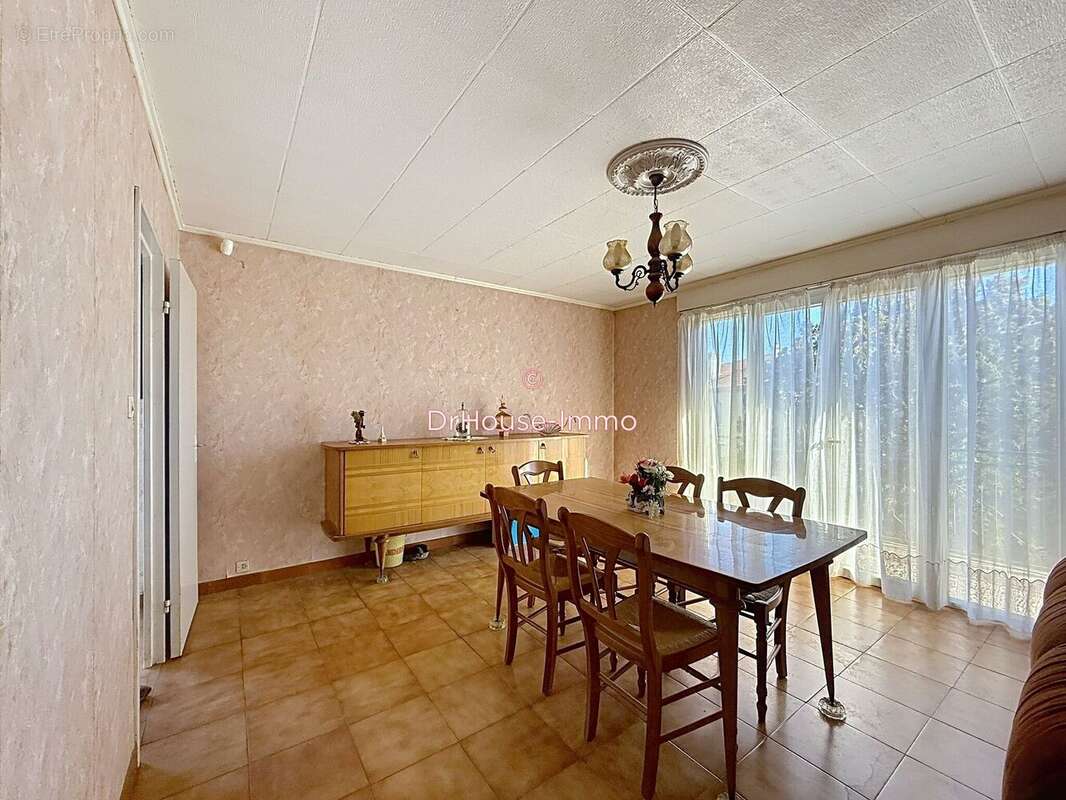 Maison à SAINT-VICTORET