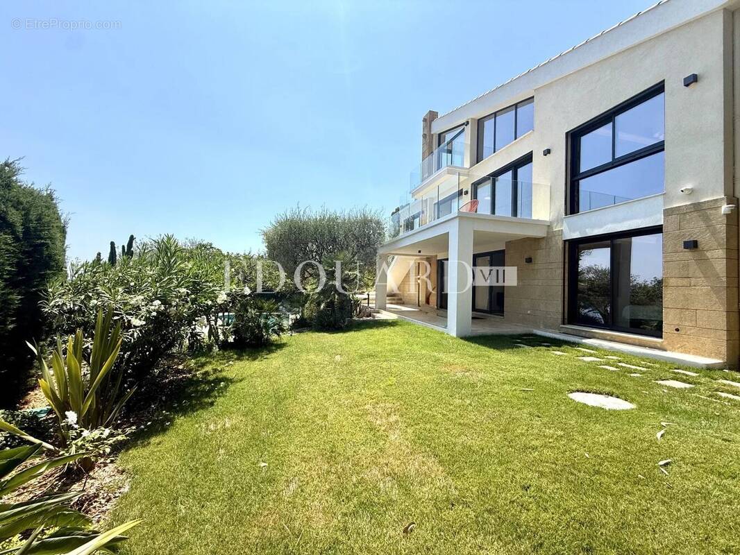 Maison à ROQUEBRUNE-CAP-MARTIN