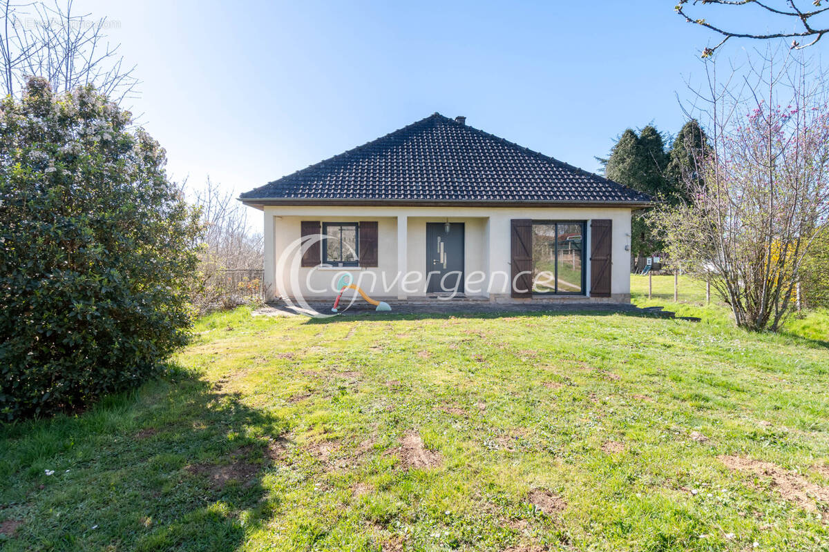 Maison à MAGNAC-BOURG