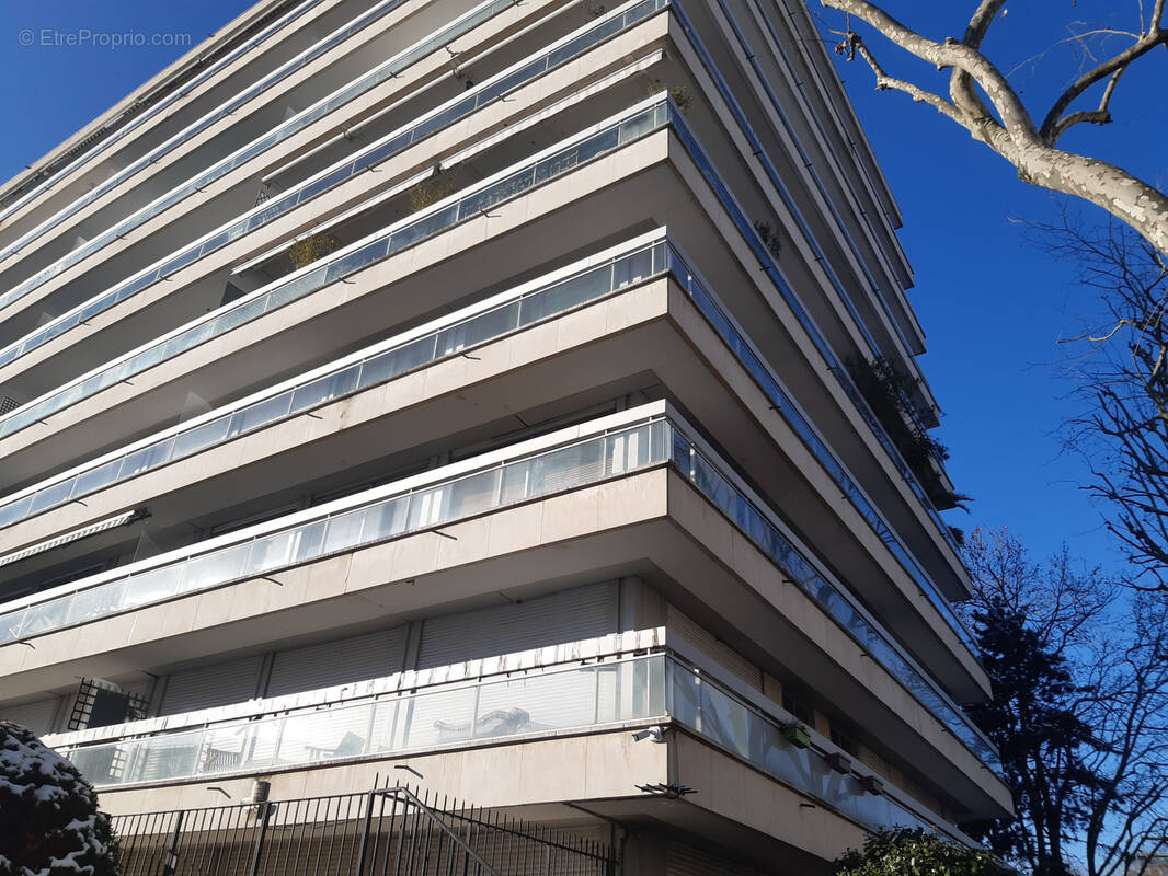 Appartement à NEUILLY-SUR-SEINE