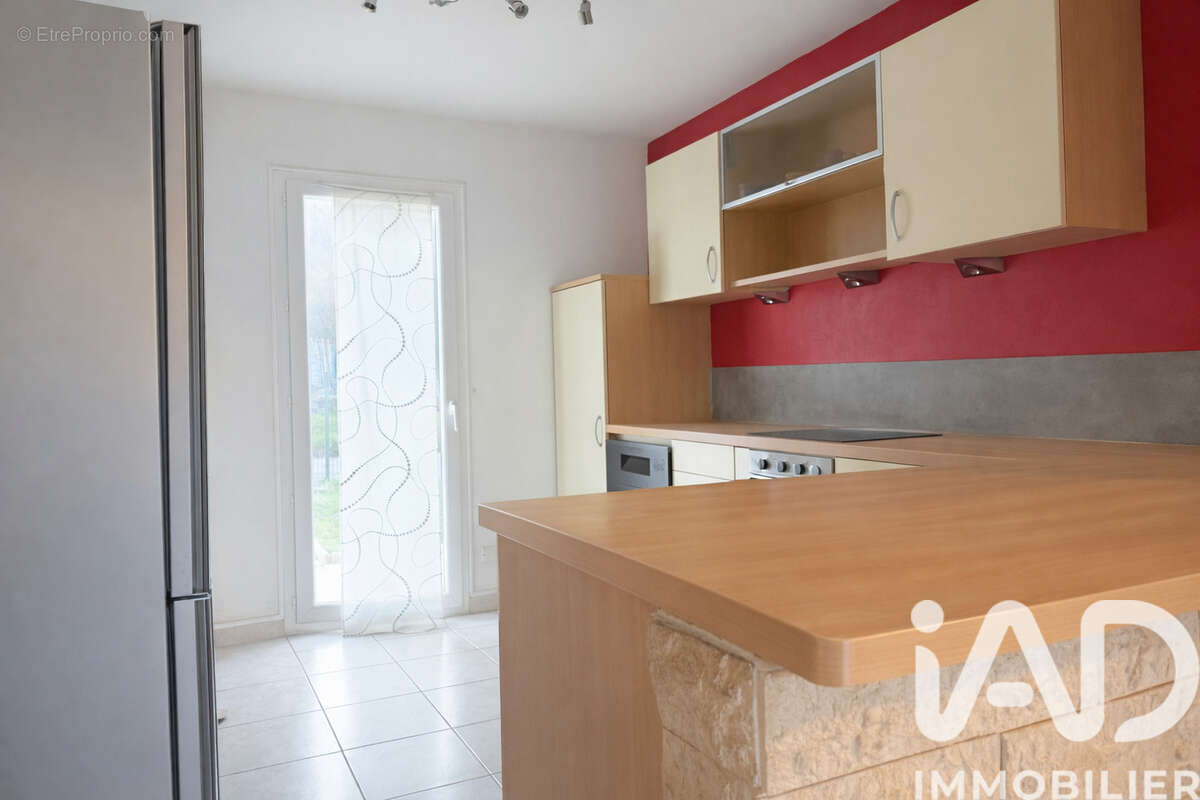 Photo 2 - Maison à SAINT-VICTOR-DE-CESSIEU