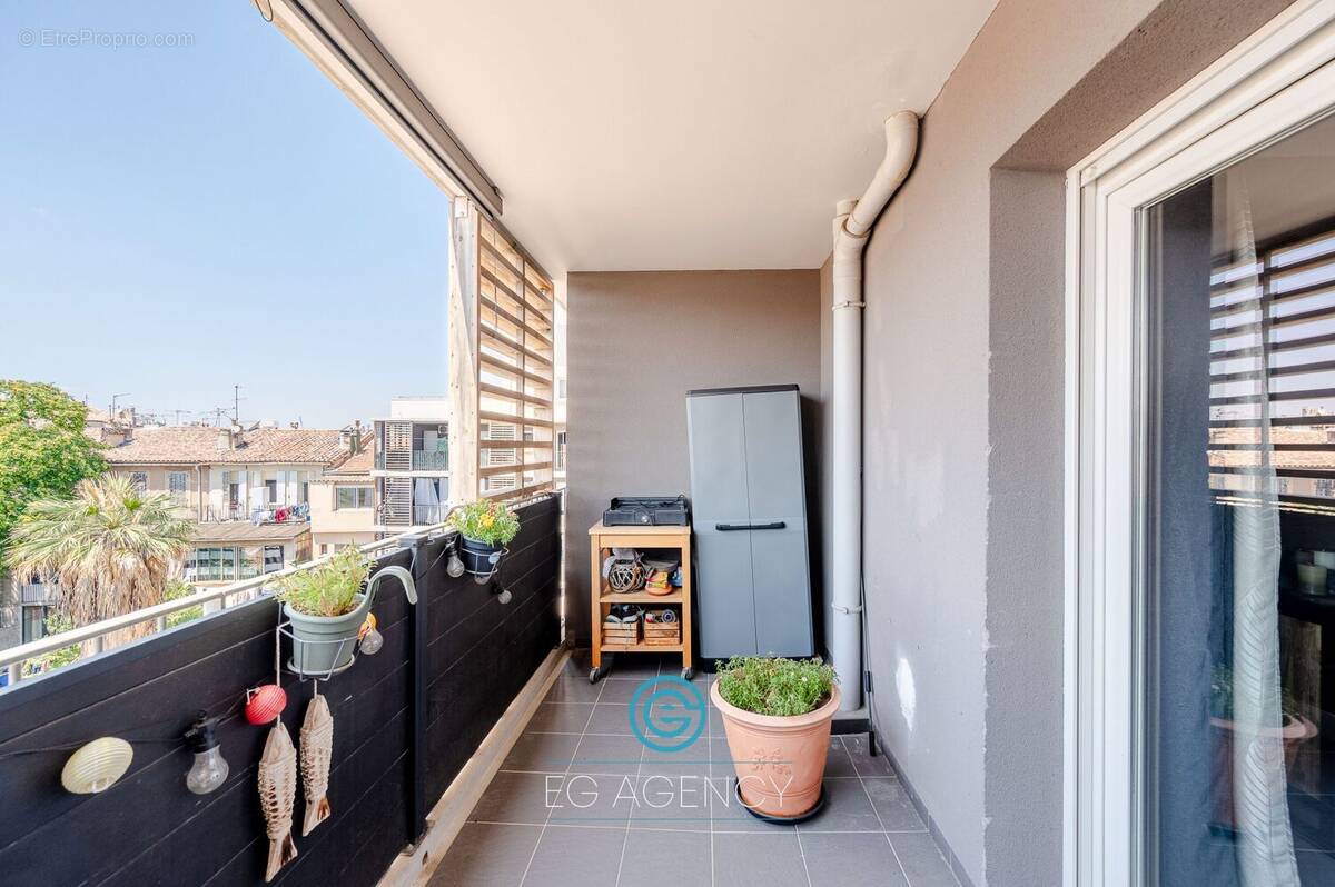 Appartement à MARSEILLE-3E