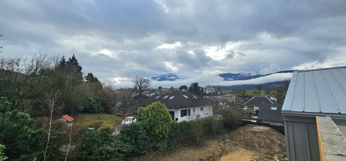 Appartement à CHALLES-LES-EAUX