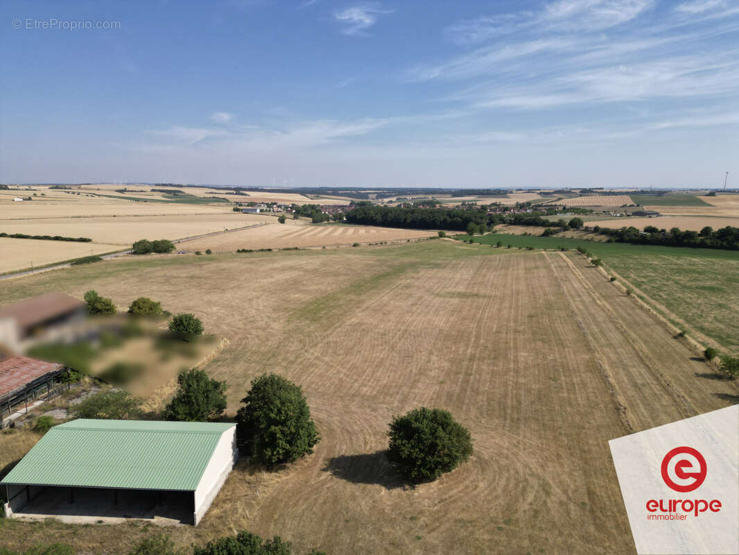 Ancienne ferme avec grange et hangar sur terrain de 4,6ha - photo 15
