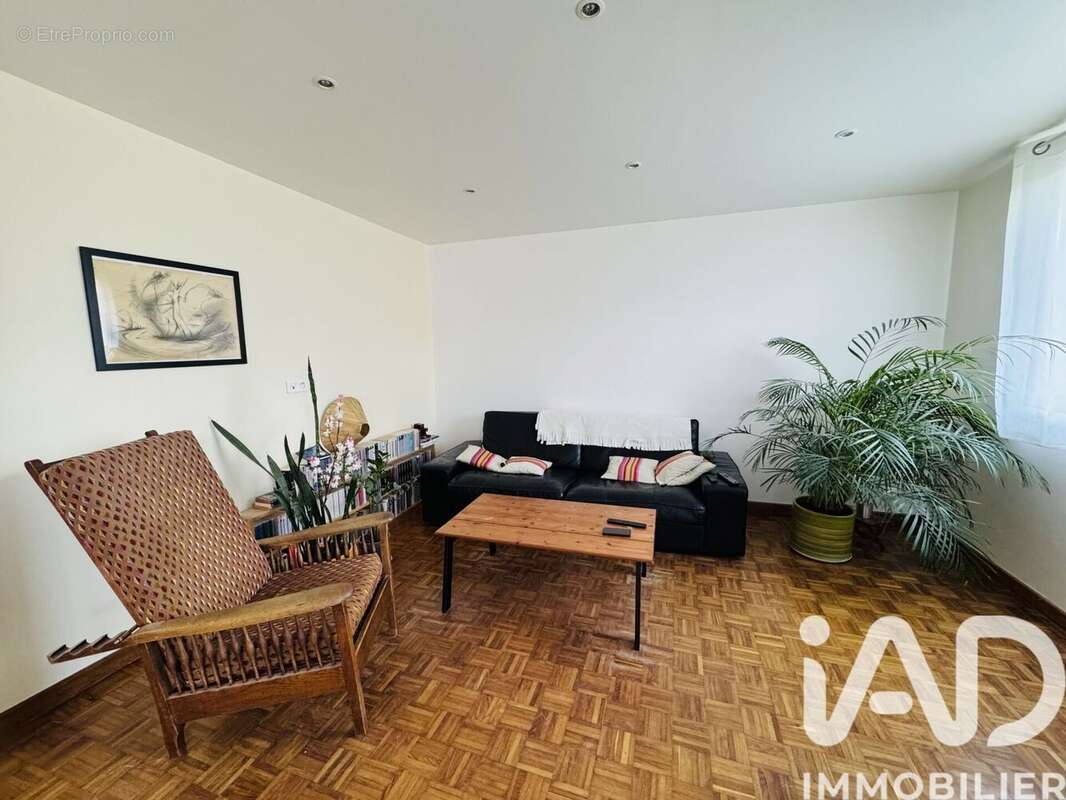 Photo 2 - Appartement à LA CELLE-SAINT-CLOUD