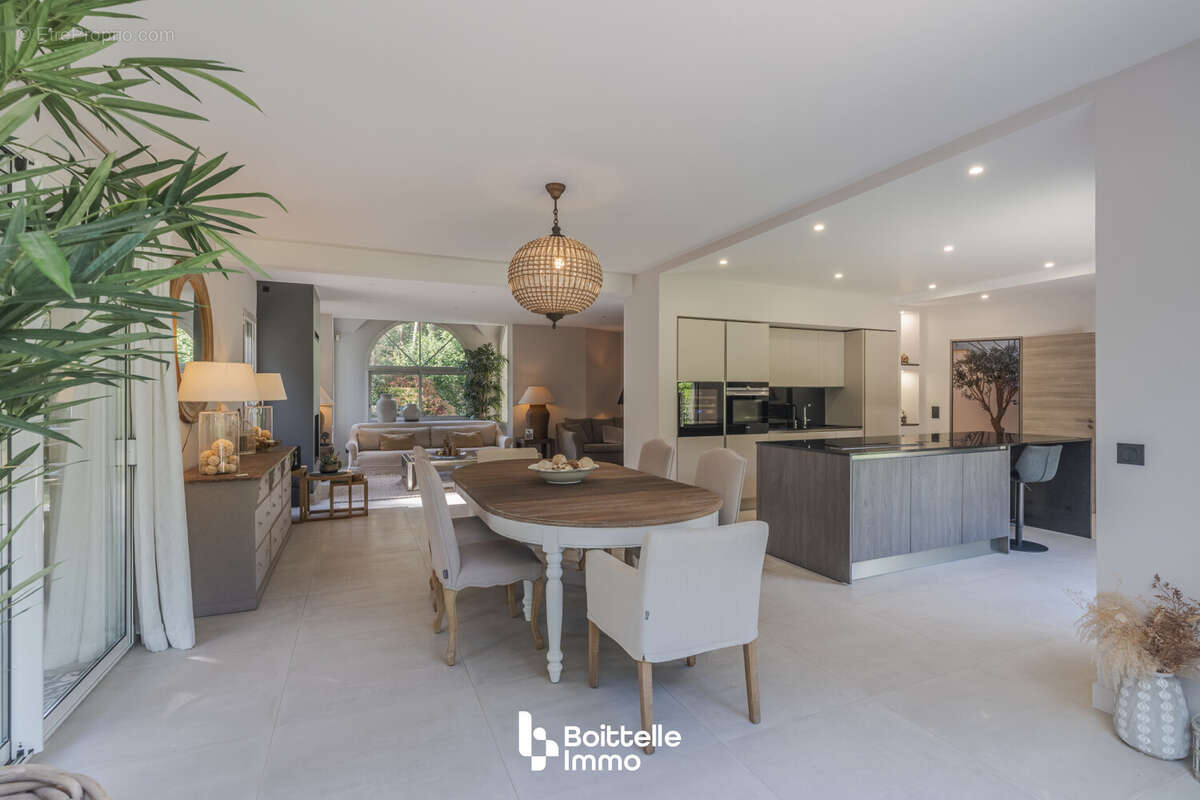 Maison à NOISY-SUR-ECOLE