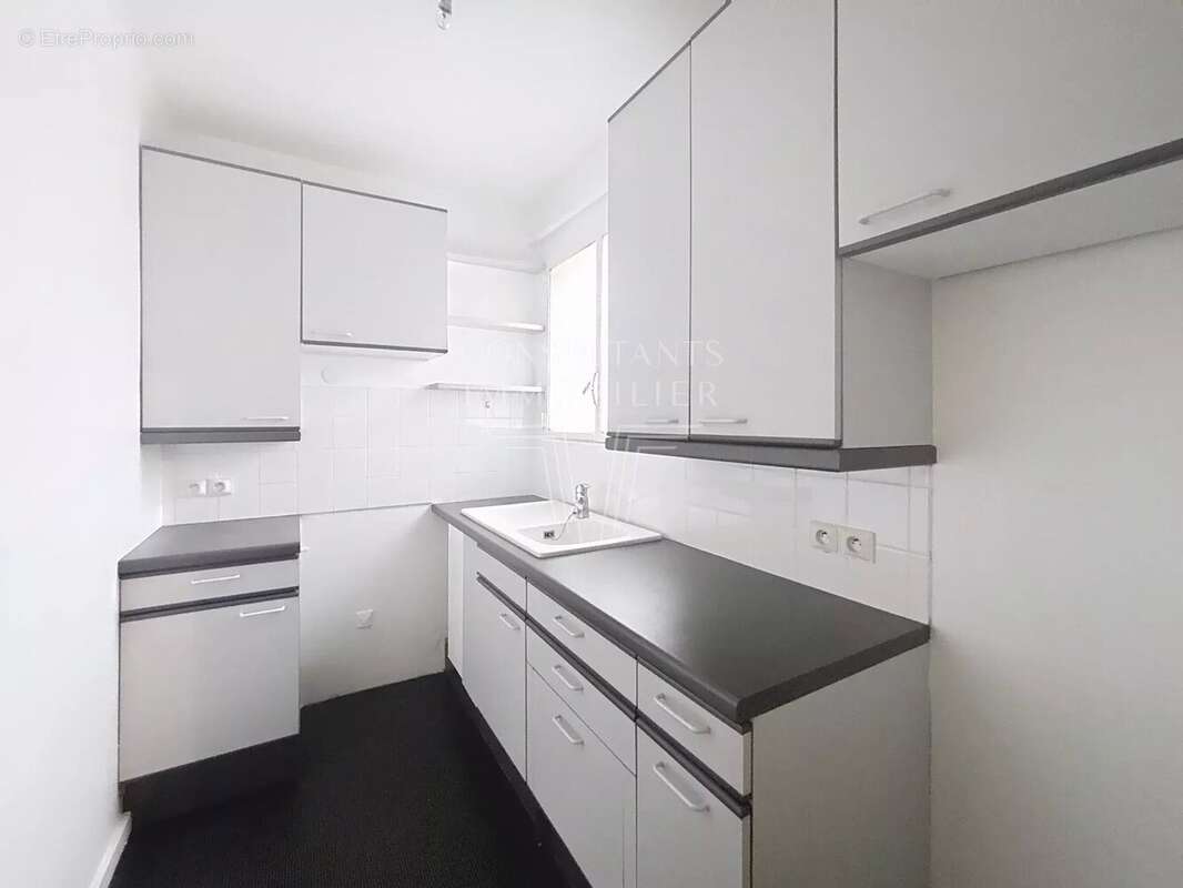 Appartement à NEUILLY-SUR-SEINE