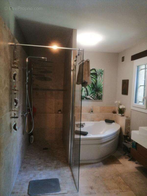 Maison à FOLLAINVILLE-DENNEMONT