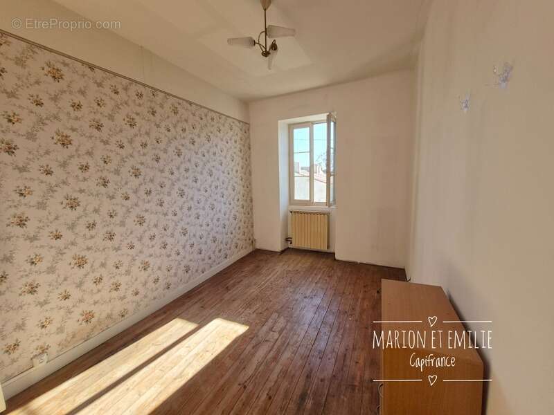 Maison à SAINT-SATURNIN-DU-BOIS