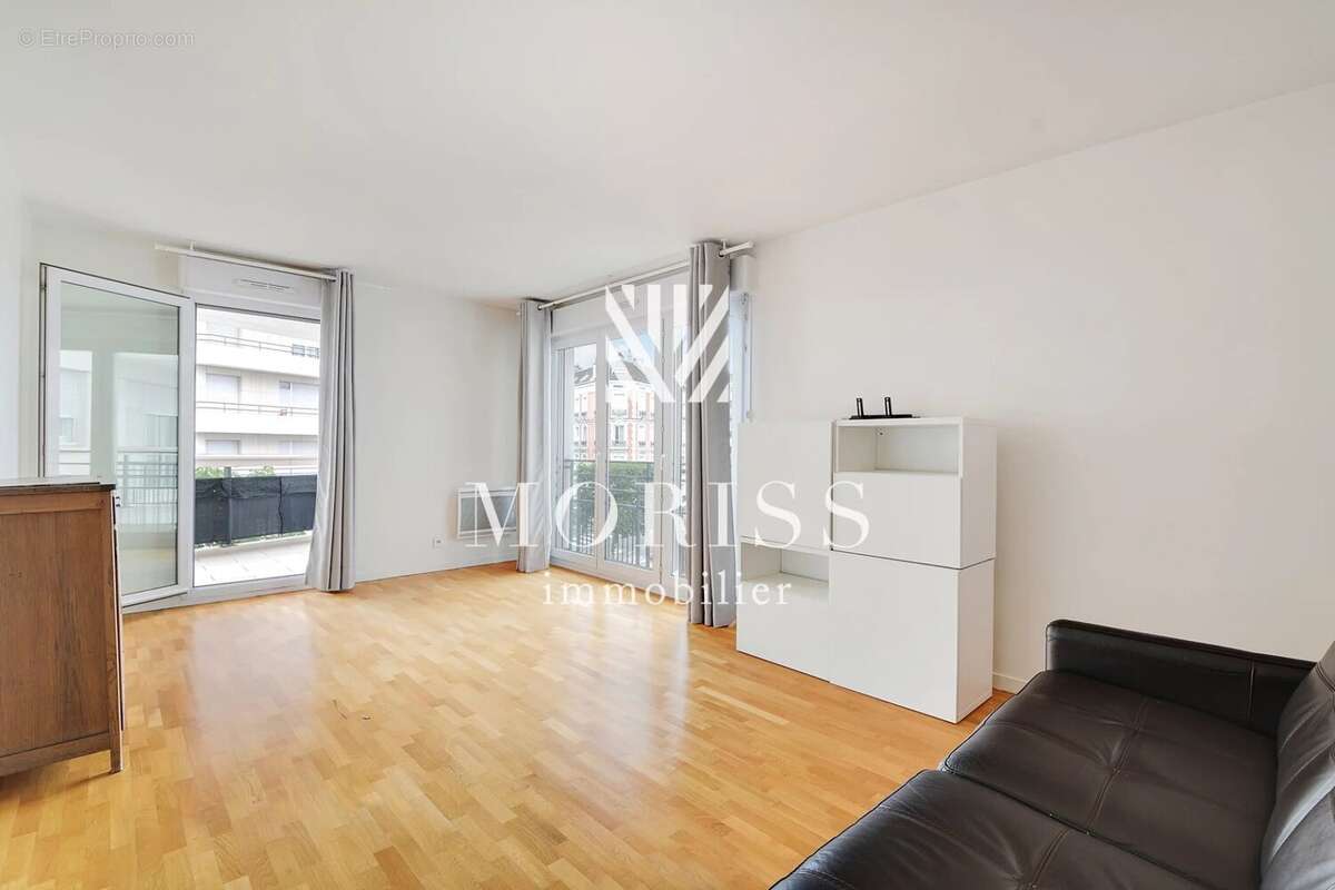 Appartement à COURBEVOIE