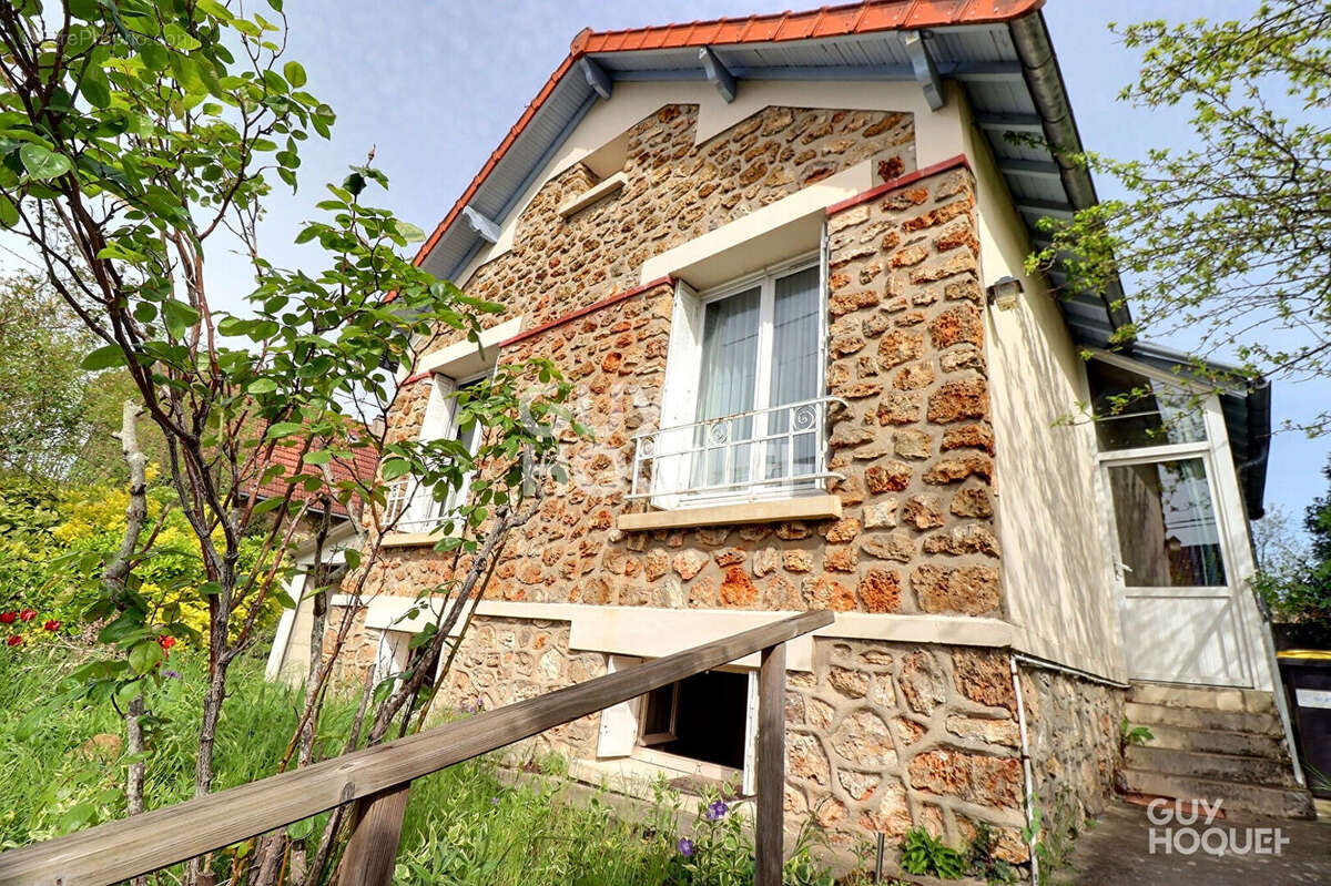 Maison à SAINT-MICHEL-SUR-ORGE