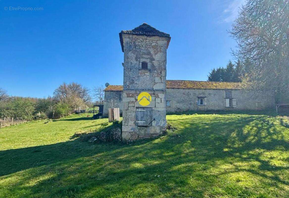 Maison à SAINTE-ALVERE