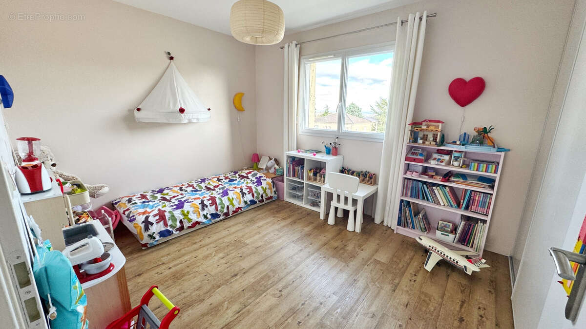 Maison à SAINT-CYR-SUR-LE-RHONE