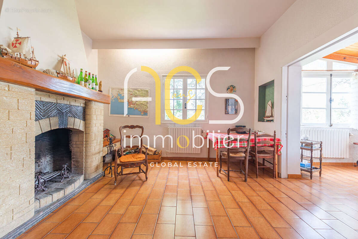 Maison à ENSUES-LA-REDONNE
