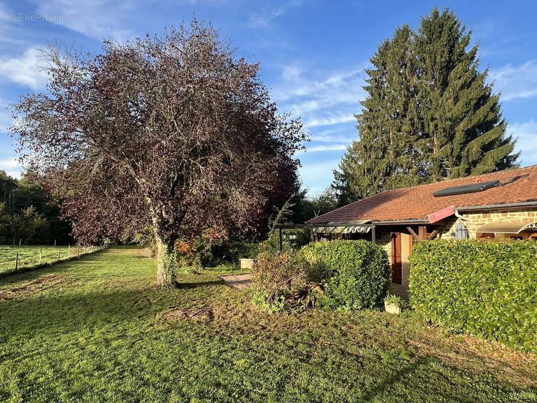 Maison à CHAMPNIERS-ET-REILHAC