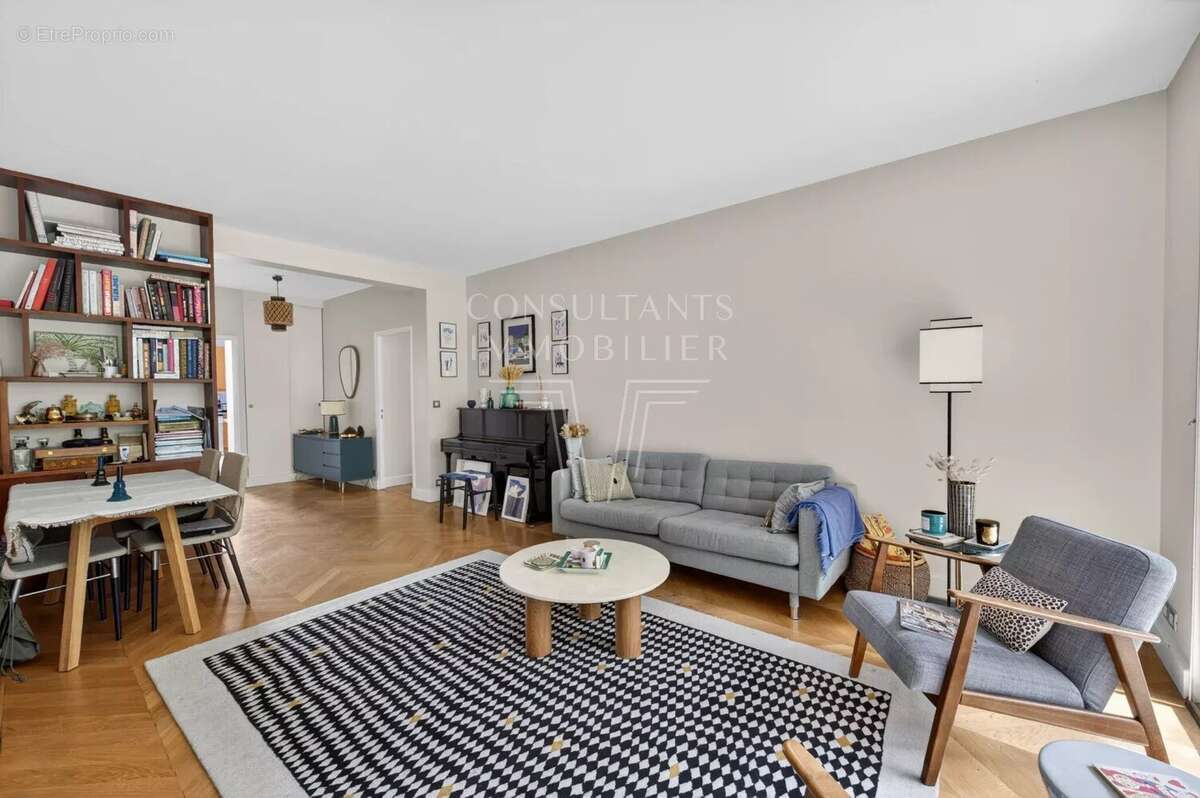 Appartement à NEUILLY-SUR-SEINE