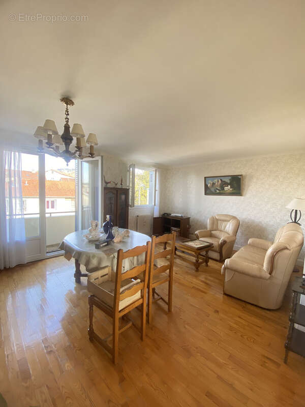 Appartement à LA RICAMARIE