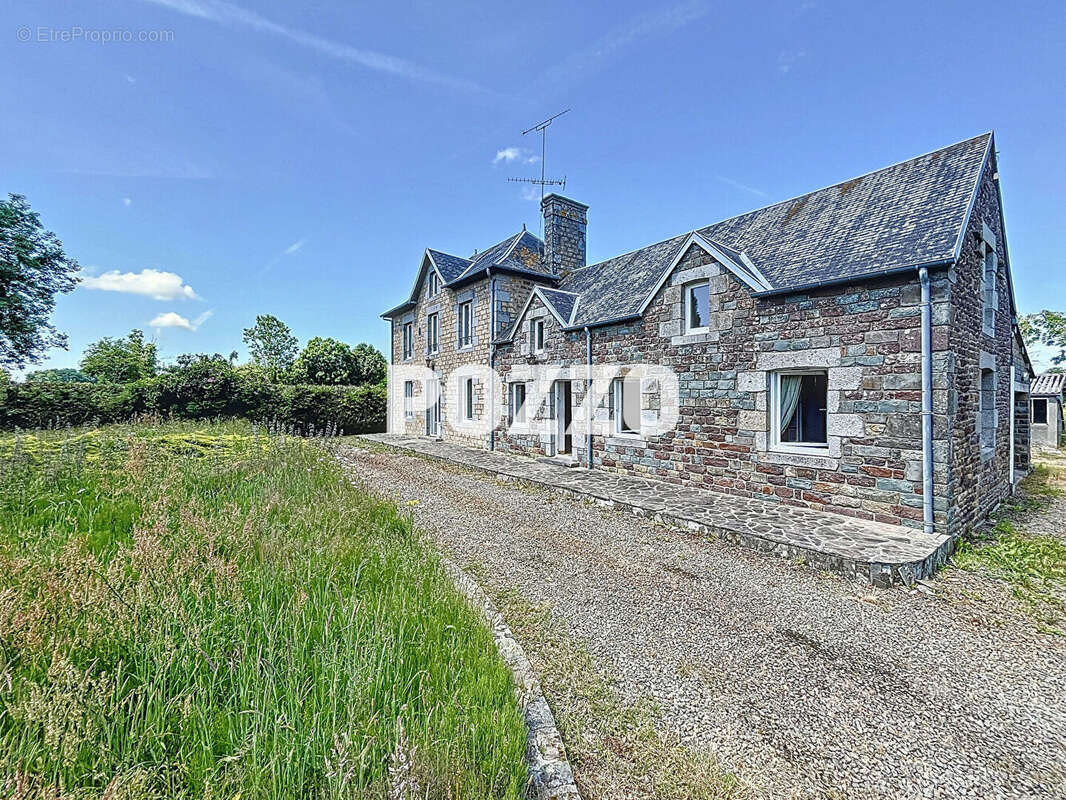 Maison à SAINT-SAUVEUR-LA-POMMERAYE