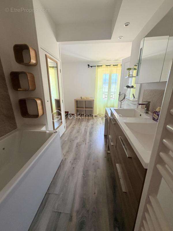 Maison à LE LUC