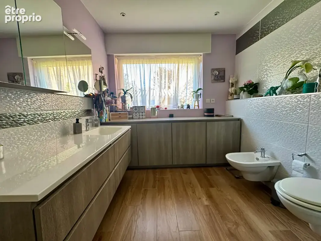 Superbe plain-pied de 149 m² avec jardin et stationnement ! - photo 5
