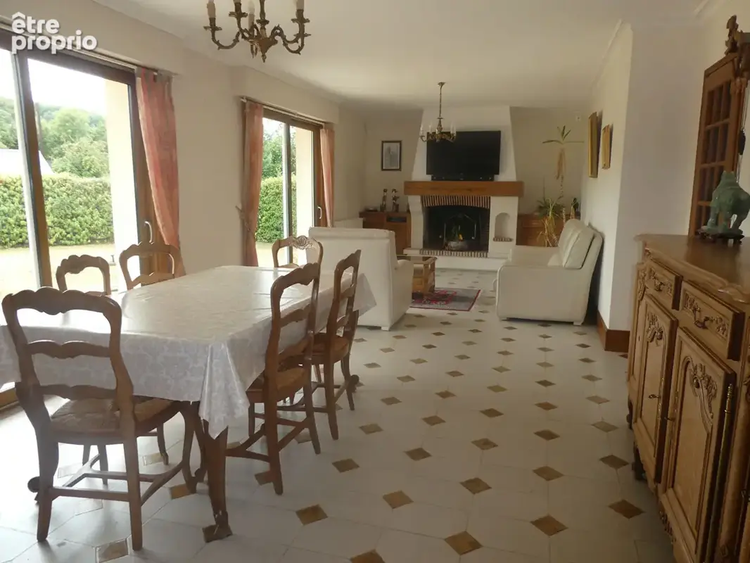 Maison Pont L Eveque 6 pièce(s), 217 m², 2761 m² - photo 2