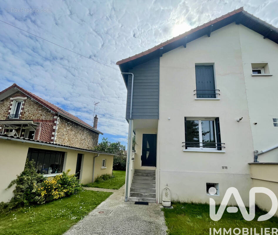 Photo 1 - Maison à LES PAVILLONS-SOUS-BOIS