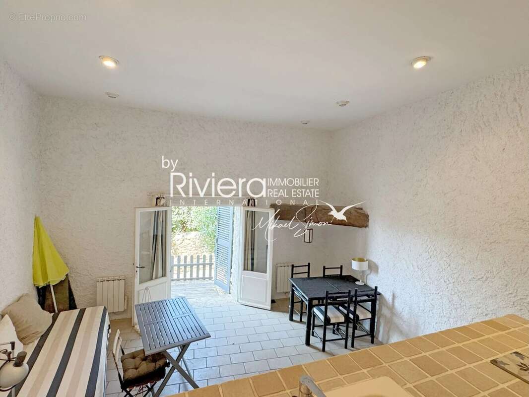 Maison à BORMES-LES-MIMOSAS