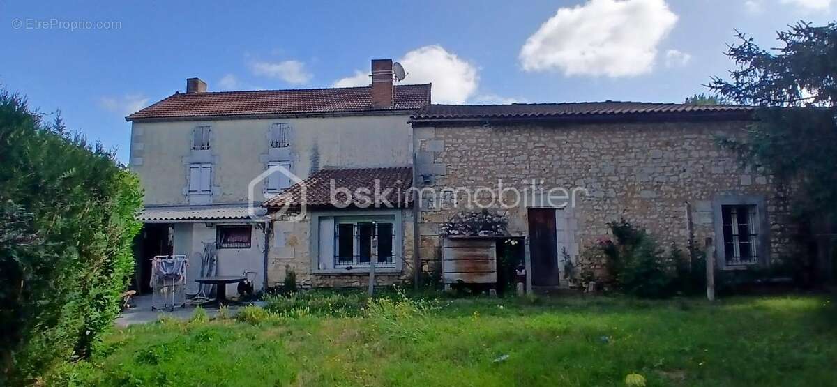 Maison à PRANZAC